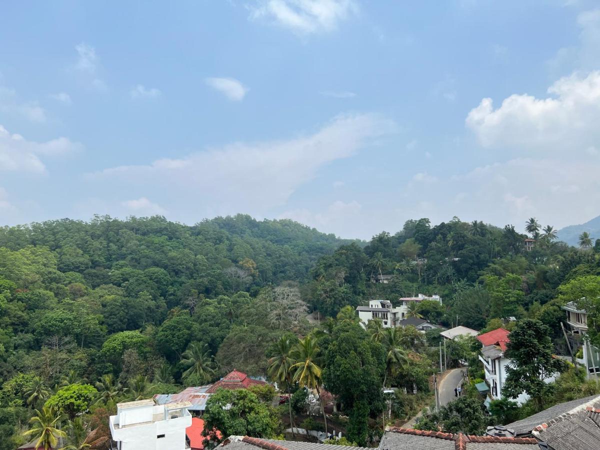 Hansons Homestay แคนดี้ ภายนอก รูปภาพ