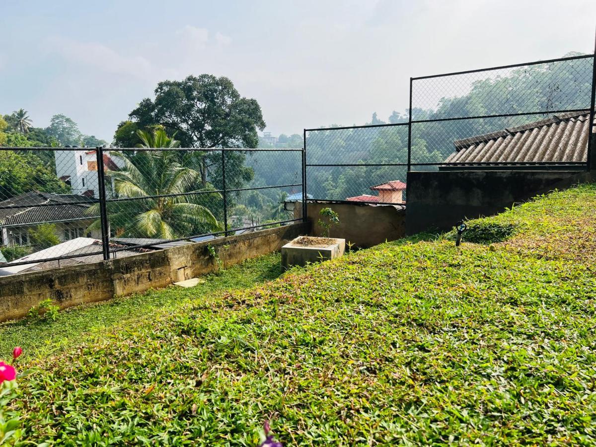 Hansons Homestay แคนดี้ ภายนอก รูปภาพ