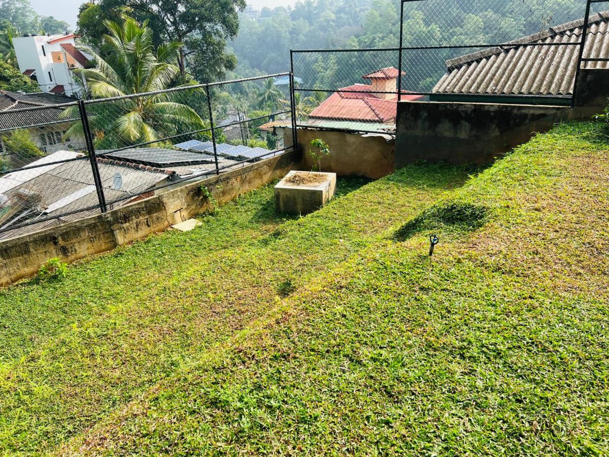Hansons Homestay แคนดี้ ภายนอก รูปภาพ
