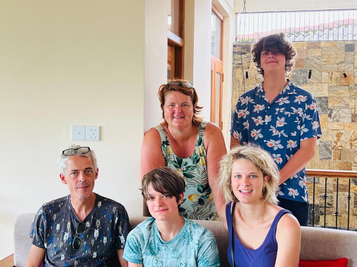 Hansons Homestay แคนดี้ ภายนอก รูปภาพ